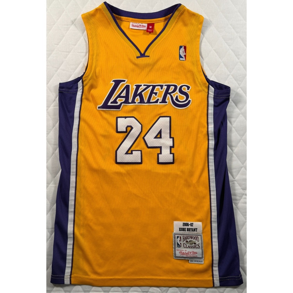 Kobe Bryant 24 Lakers Jersey M Mitchell Ness Hardwood Classics 2006
